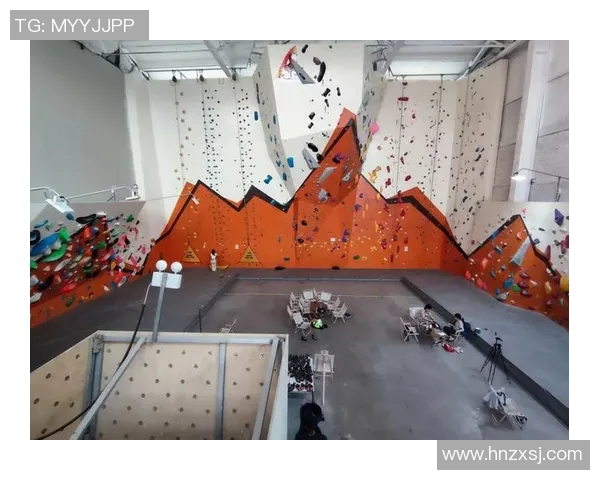 南京攀岩队在极限运动会上展现力量与技巧的精彩表现分析